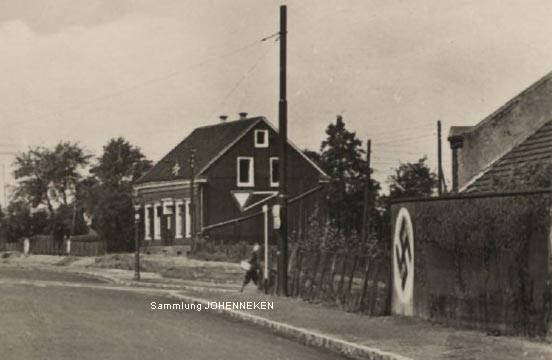 Hakenkreuz am Westring in Vohwinkel um 1937 (Sammlung Udo Johenneken)